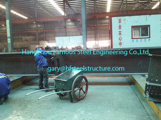 Chine En fabriquant les bâtiments en acier commerciaux pré machinés avec H sectionnez les piliers/faisceaux fournisseur
